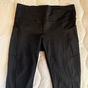 Lululemon crop leggings with pockets